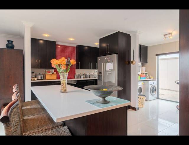 4 BEDROOM HOUSE TO LET IN BIG BAY